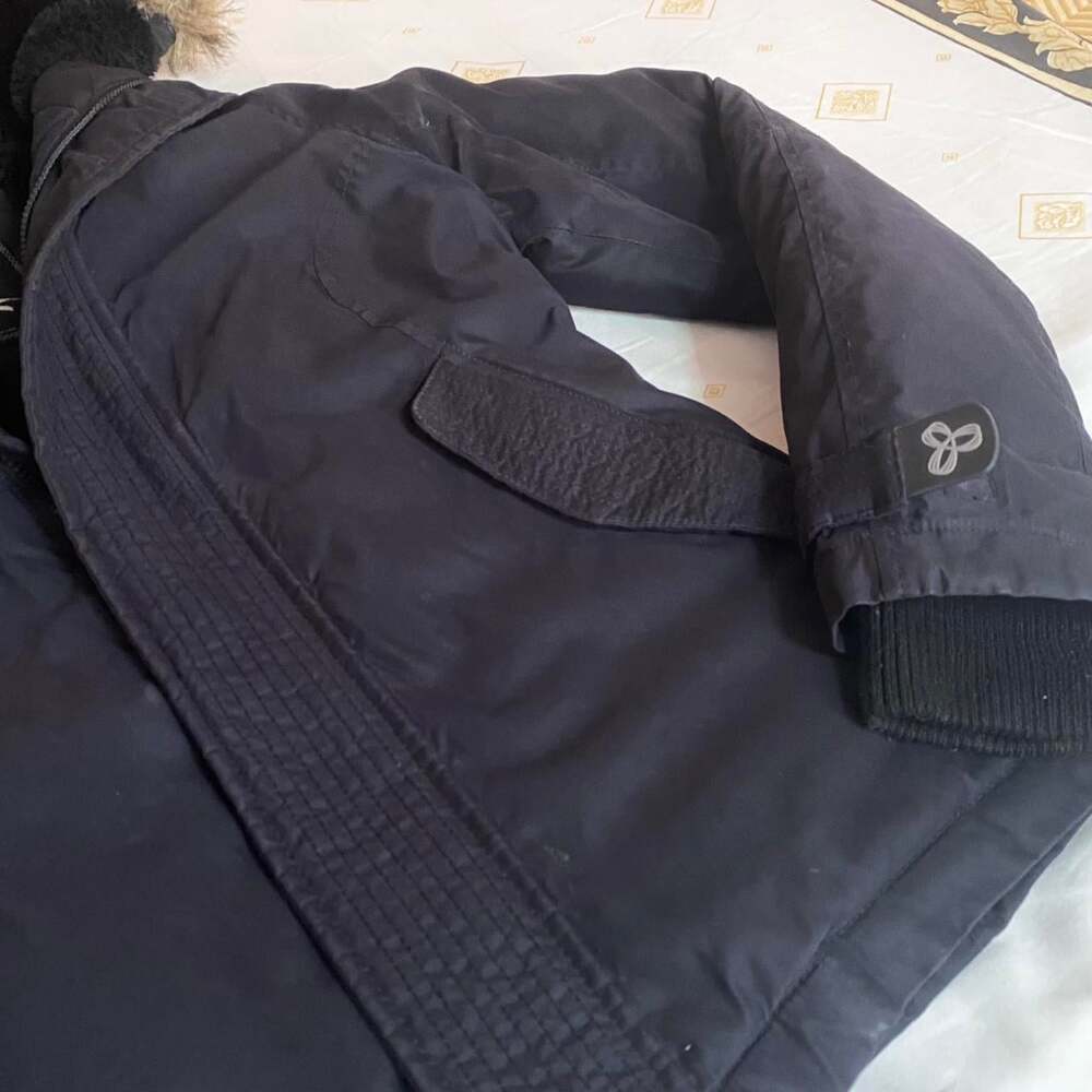 vintage 2000s TNA black winter jacket with fur hood - Picture 5 of 8